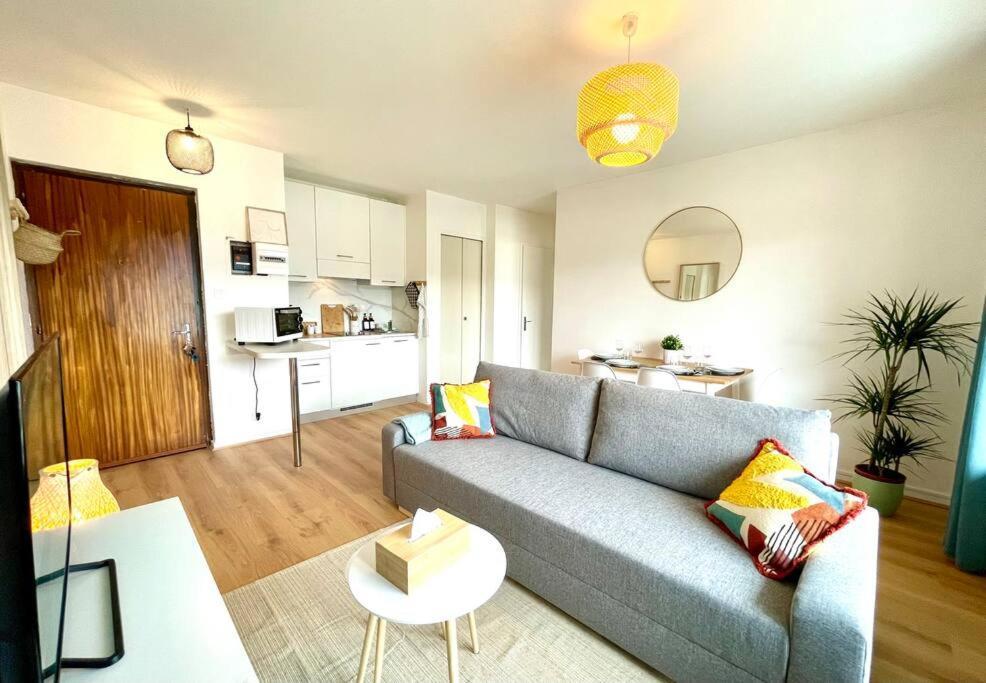 - Lit Queen Size - Proximite Geneve * Saint-Julien-en-Genevois
