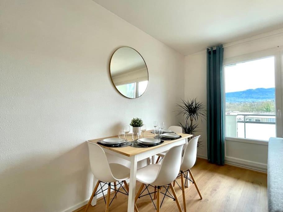 - Lit Queen Size - Proximite Geneve Appartement *