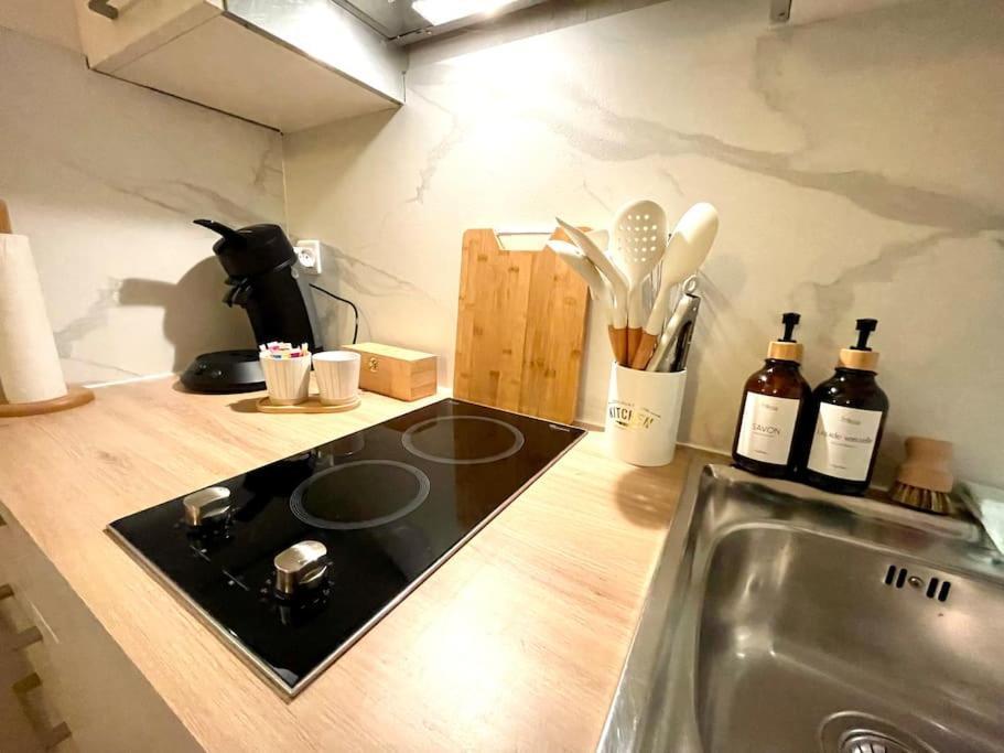 - Lit Queen Size - Proximite Geneve Appartement